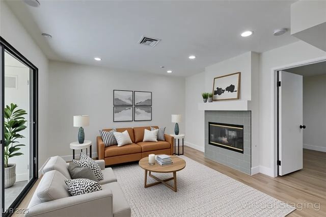 4855 South Torrey Pines Drive 102, Las Vegas, NV 89103