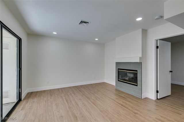 4855 South Torrey Pines Drive 102, Las Vegas, NV 89103