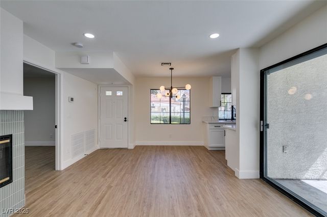 4855 South Torrey Pines Drive 102, Las Vegas, NV 89103