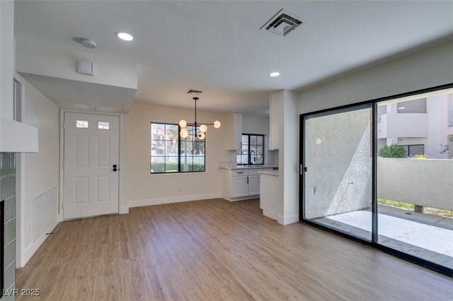 4855 South Torrey Pines Drive 102, Las Vegas, NV 89103