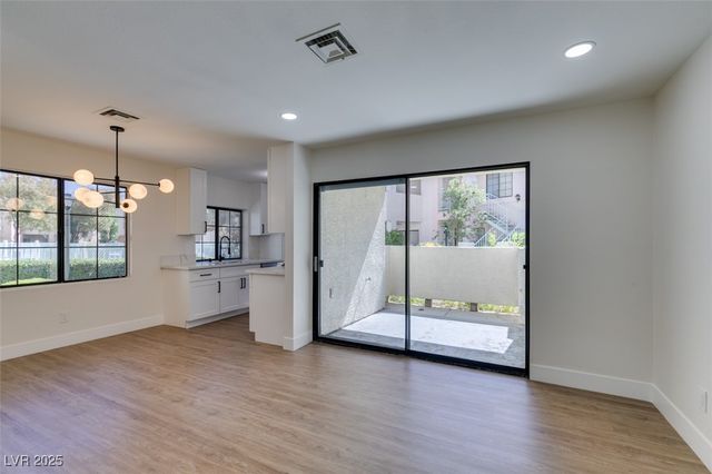 4855 South Torrey Pines Drive 102, Las Vegas, NV 89103