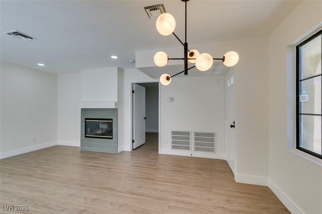 4855 South Torrey Pines Drive 102, Las Vegas, NV 89103