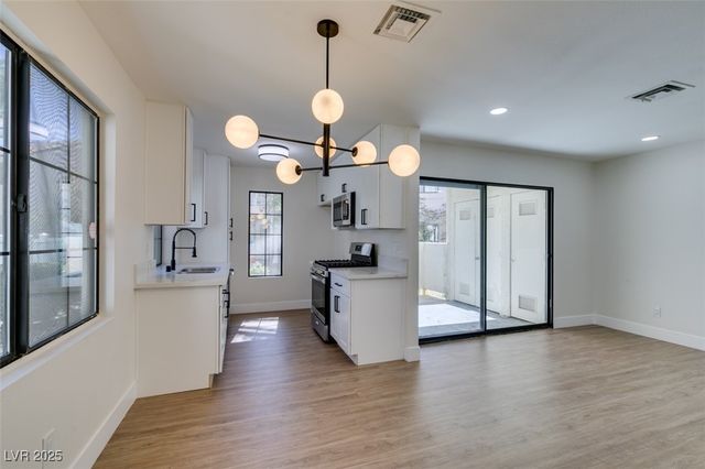 4855 South Torrey Pines Drive 102, Las Vegas, NV 89103