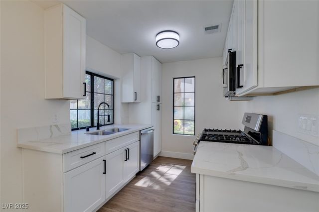 4855 South Torrey Pines Drive 102, Las Vegas, NV 89103