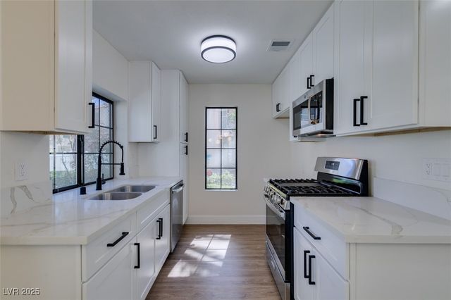 4855 South Torrey Pines Drive 102, Las Vegas, NV 89103