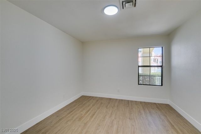 4855 South Torrey Pines Drive 102, Las Vegas, NV 89103