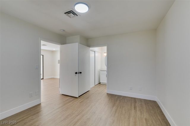 4855 South Torrey Pines Drive 102, Las Vegas, NV 89103