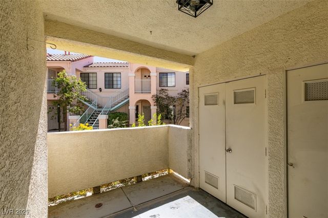 4855 South Torrey Pines Drive 102, Las Vegas, NV 89103