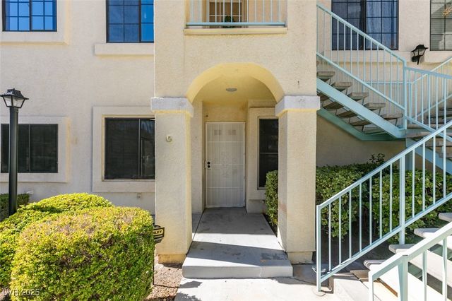 4855 South Torrey Pines Drive 102, Las Vegas, NV 89103