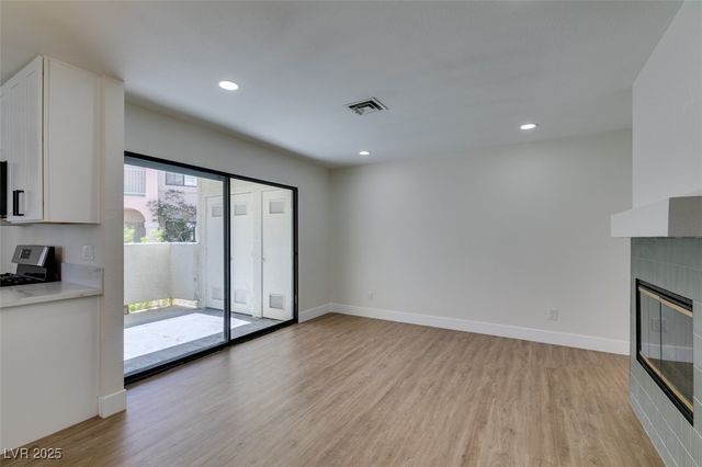 4855 South Torrey Pines Drive 102, Las Vegas, NV 89103