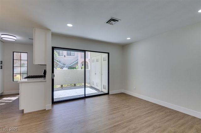 4855 South Torrey Pines Drive 102, Las Vegas, NV 89103