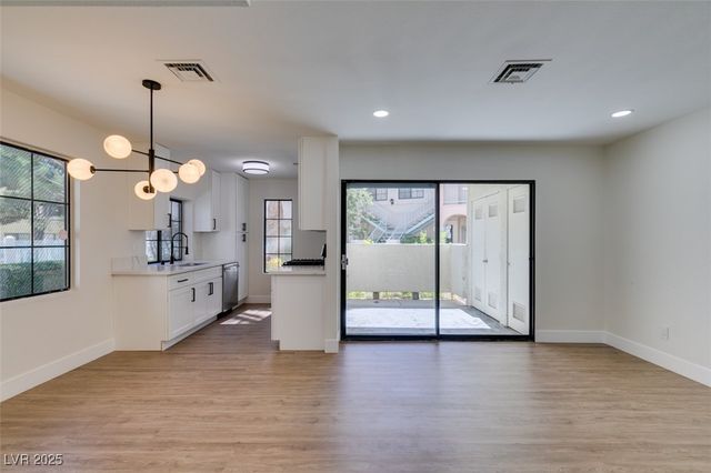 4855 South Torrey Pines Drive 102, Las Vegas, NV 89103