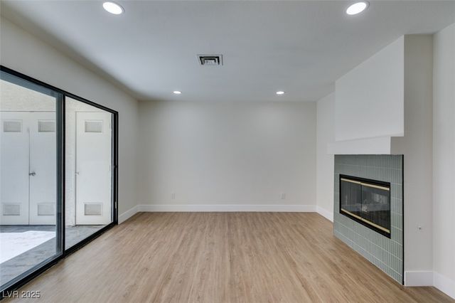 4855 South Torrey Pines Drive 102, Las Vegas, NV 89103