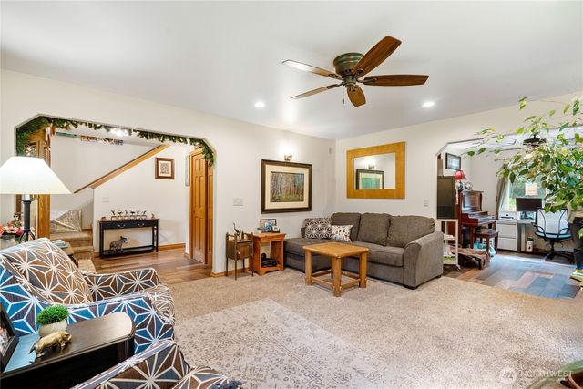 5 Meadowhills Lane, Elma, WA 98541