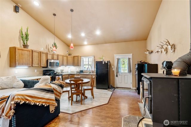 5 Meadowhills Lane, Elma, WA 98541