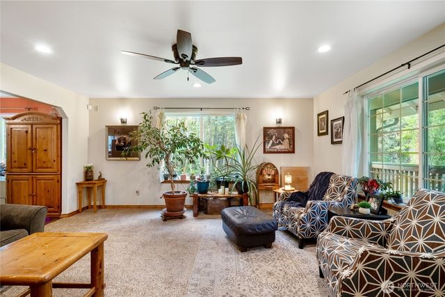 5 Meadowhills Lane, Elma, WA 98541