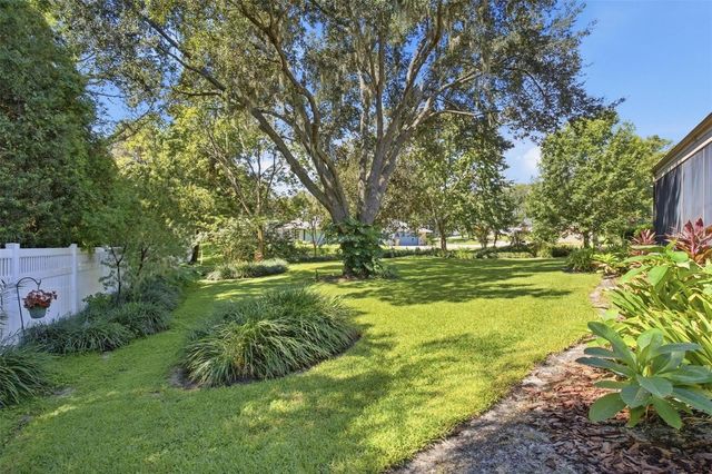 8732 SPRING COURT, Leesburg, FL 34788