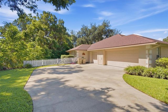 8732 SPRING COURT, Leesburg, FL 34788