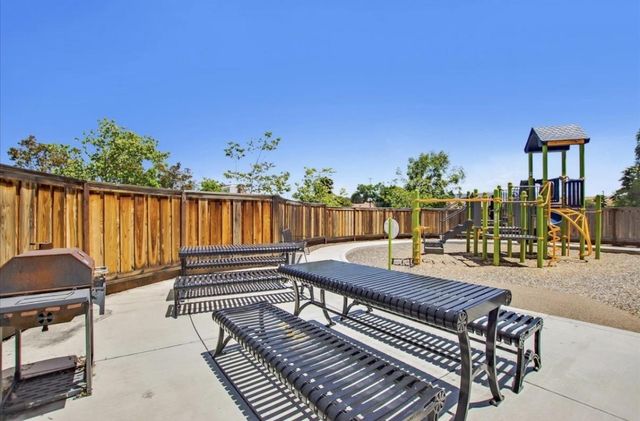 5845 Vizcaino Way, Newark, CA 94560