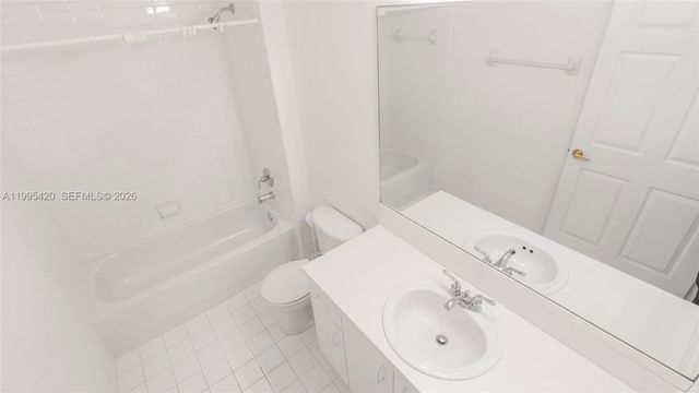 7501 S Aragon Blvd 4, Sunrise, FL 33313