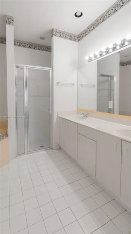 7501 S Aragon Blvd 4, Sunrise, FL 33313