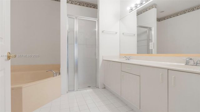 7501 S Aragon Blvd 4, Sunrise, FL 33313