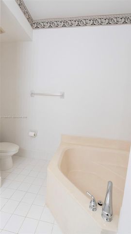 7501 S Aragon Blvd 4, Sunrise, FL 33313