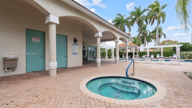 7501 S Aragon Blvd 4, Sunrise, FL 33313