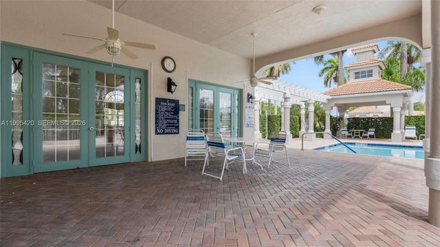 7501 S Aragon Blvd 4, Sunrise, FL 33313