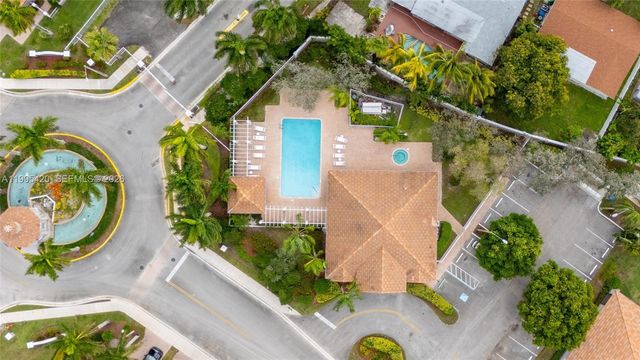 7501 S Aragon Blvd 4, Sunrise, FL 33313