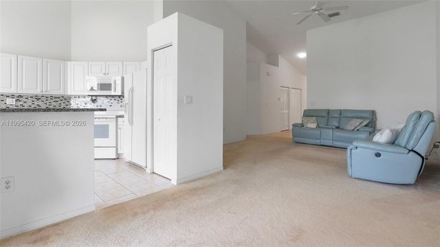7501 S Aragon Blvd 4, Sunrise, FL 33313
