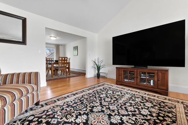 9 Onyx Lane, Portsmouth, NH 03801