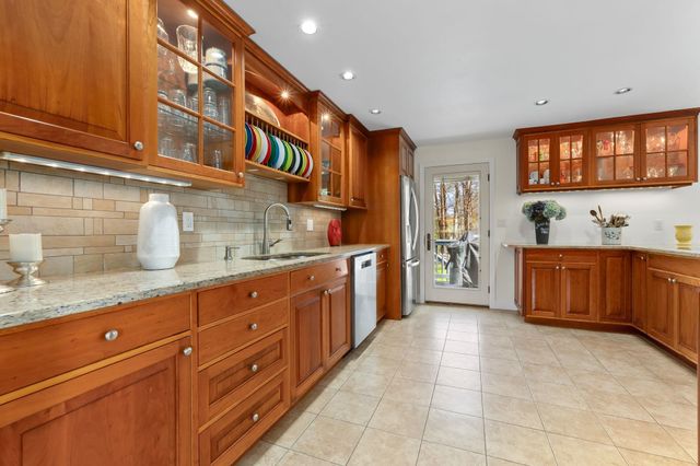 9 Onyx Lane, Portsmouth, NH 03801