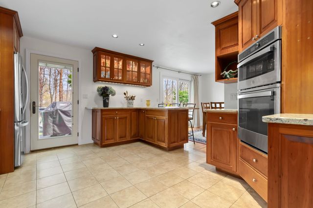 9 Onyx Lane, Portsmouth, NH 03801