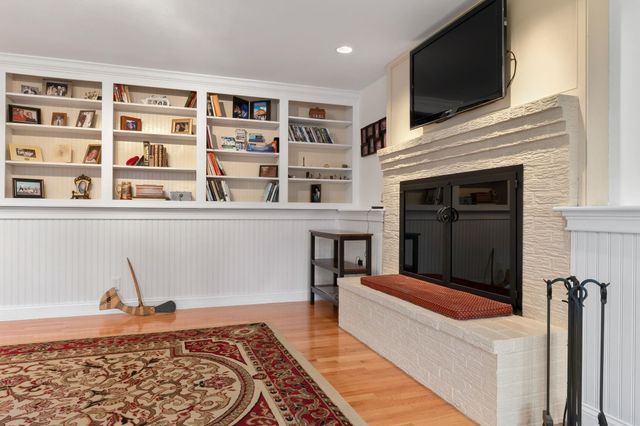 9 Onyx Lane, Portsmouth, NH 03801
