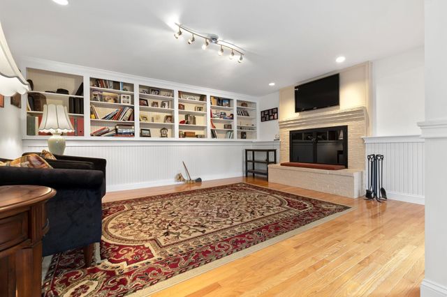 9 Onyx Lane, Portsmouth, NH 03801