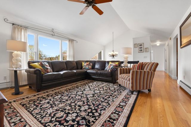 9 Onyx Lane, Portsmouth, NH 03801