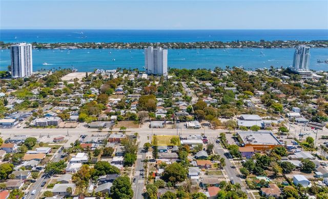 5179 Broadway, West Palm Beach, FL 33407