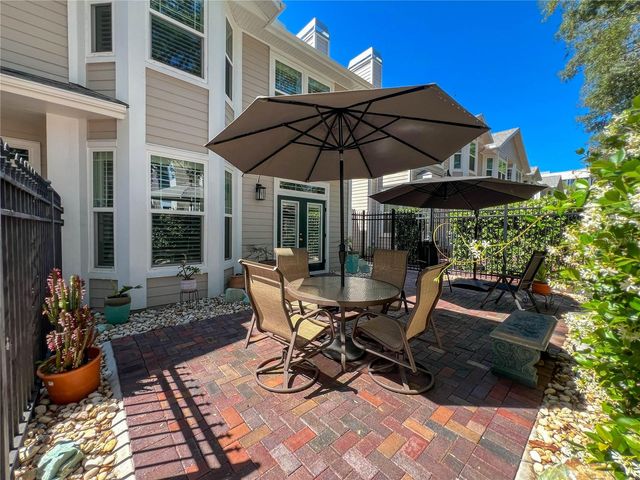 350 2ND STREET N 8, St Petersburg, FL 33701