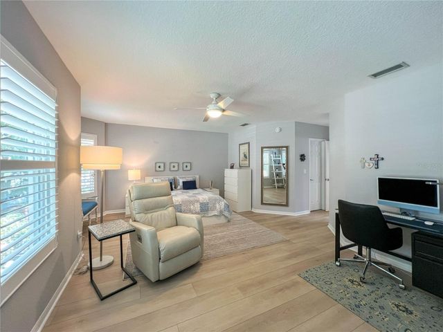 350 2ND STREET N 8, St Petersburg, FL 33701