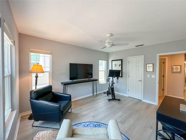 350 2ND STREET N 8, St Petersburg, FL 33701