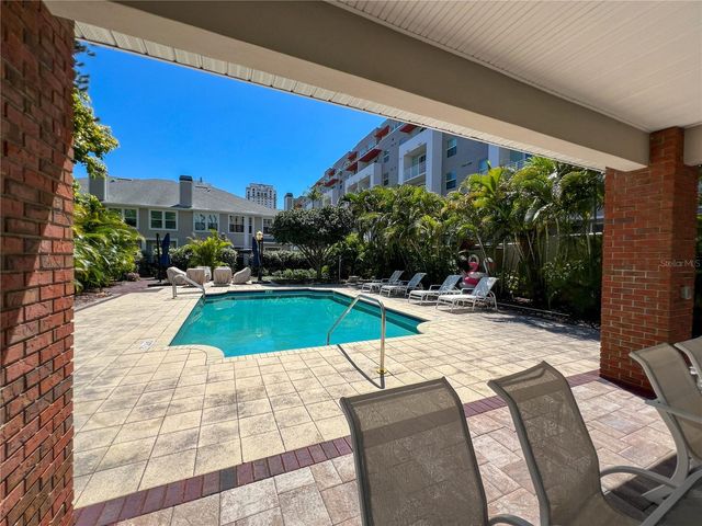 350 2ND STREET N 8, St Petersburg, FL 33701