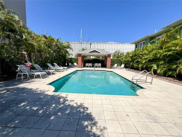 350 2ND STREET N 8, St Petersburg, FL 33701