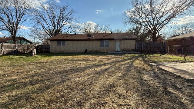 3818 Crestridge Drive, Brownwood, TX 76801