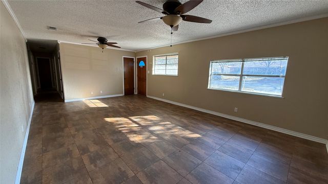 3818 Crestridge Drive, Brownwood, TX 76801