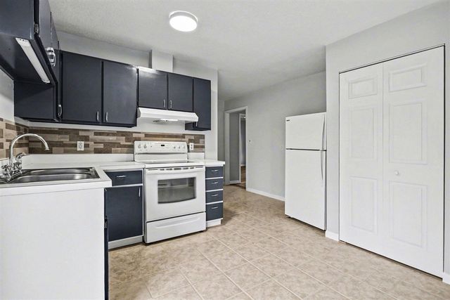 7896 Central Avenue, Coloma, MI 49038