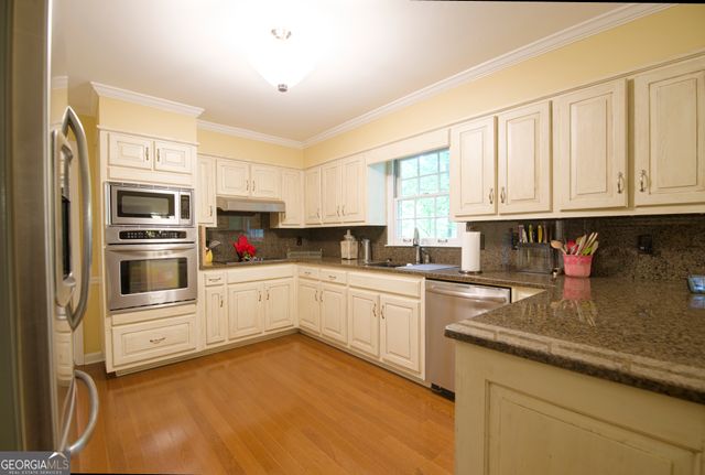 555 Spindlewick Drive, Atlanta, GA 30350