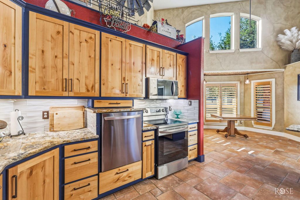 Image 10 of property listing at 1488 Butler Drive, San Angelo, TX 76904