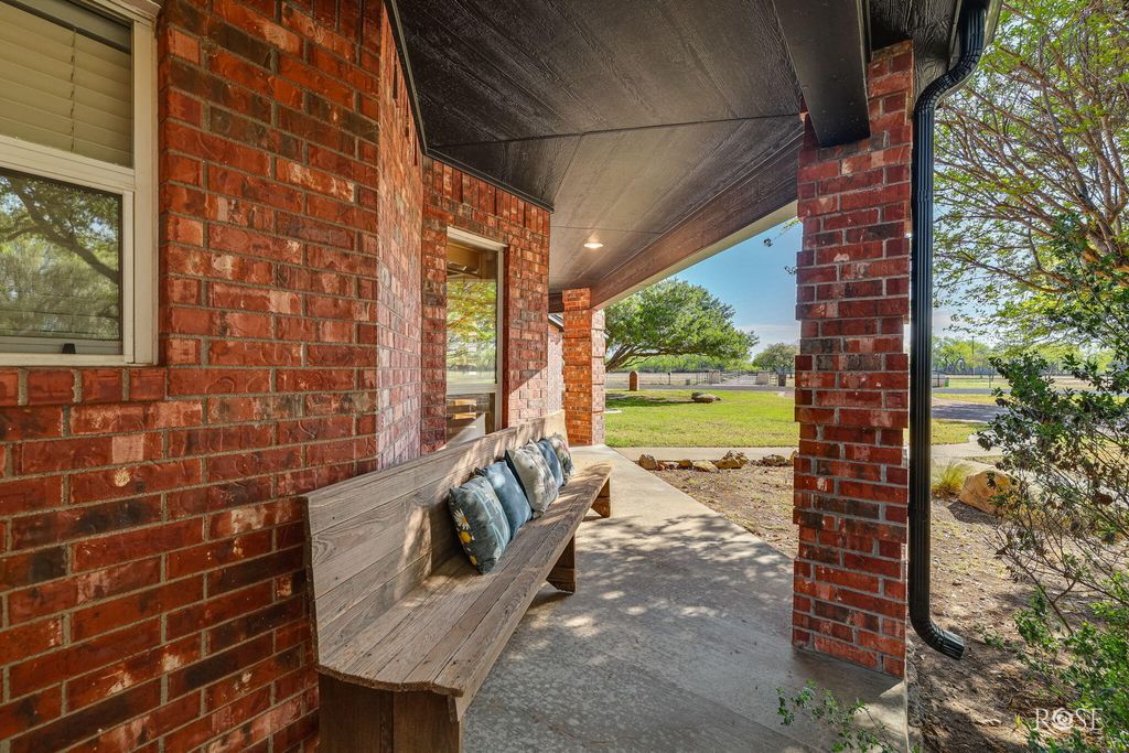 Image 3 of property listing at 1488 Butler Drive, San Angelo, TX 76904