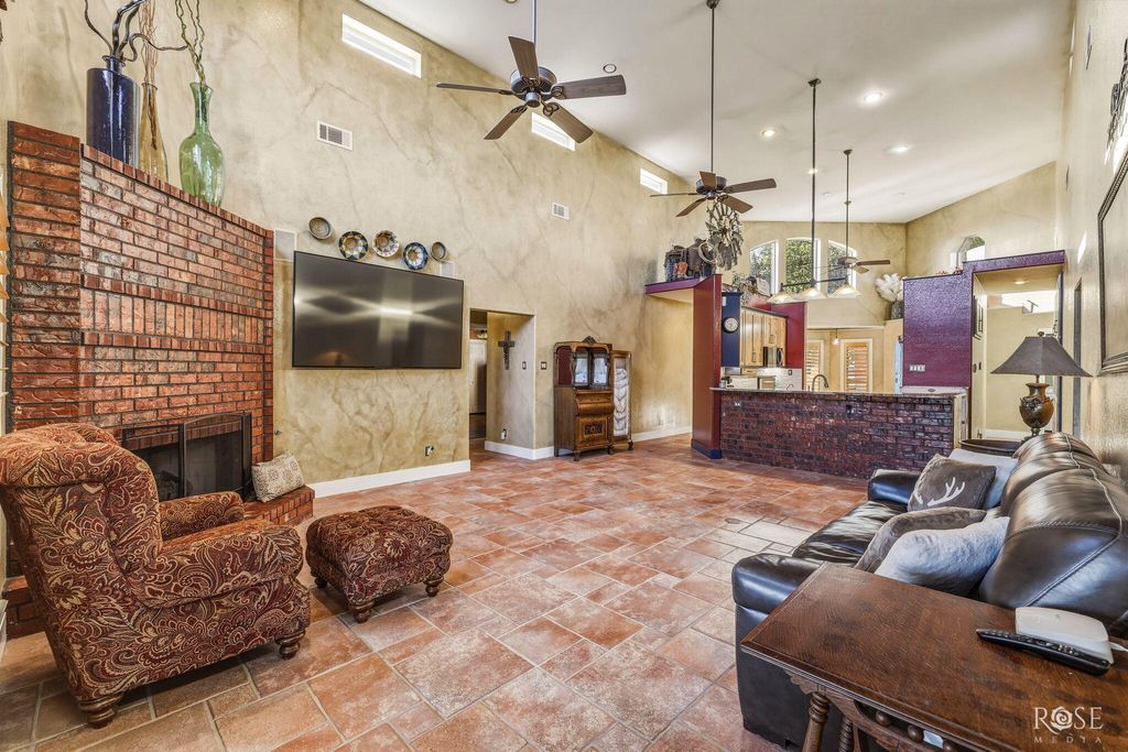 Image 8 of property listing at 1488 Butler Drive, San Angelo, TX 76904